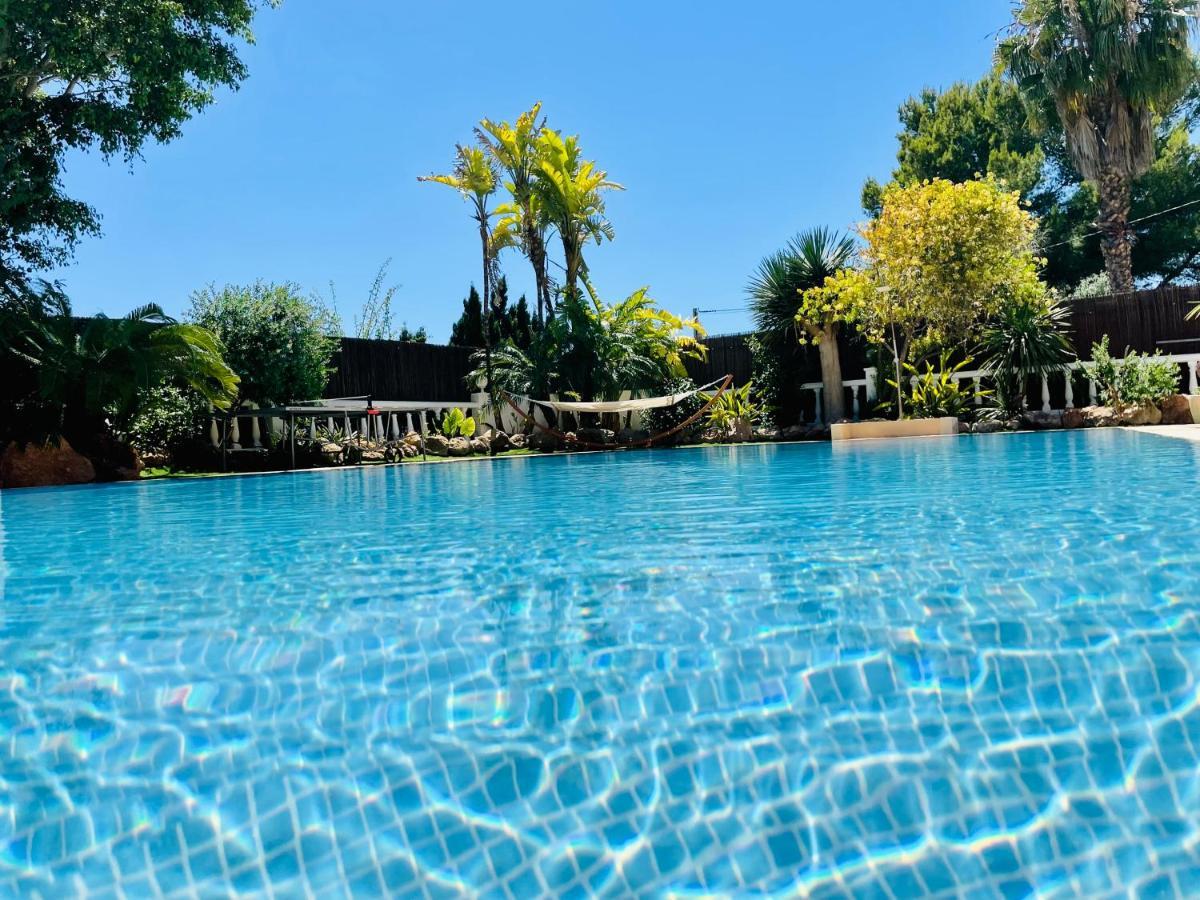 Sant Francesc de s'Estany Villa Con Piscina Gigante מראה חיצוני תמונה