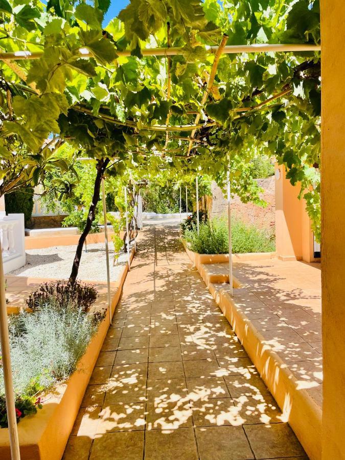 Sant Francesc de s'Estany Villa Con Piscina Gigante מראה חיצוני תמונה