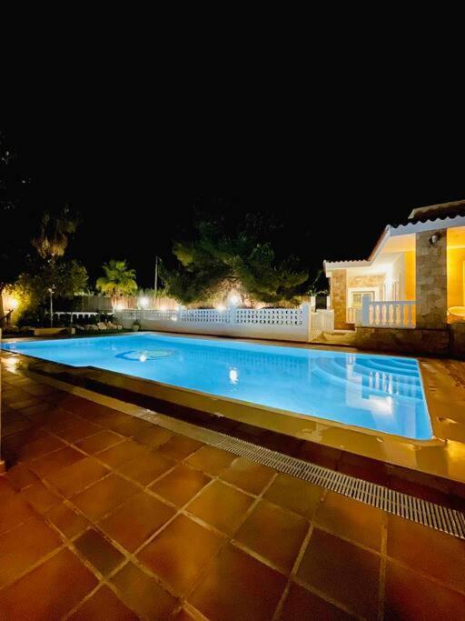 Sant Francesc de s'Estany Villa Con Piscina Gigante מראה חיצוני תמונה