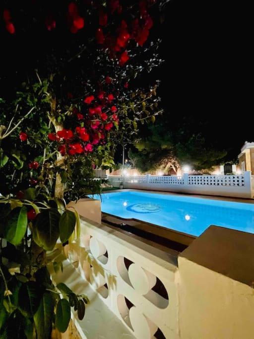 Sant Francesc de s'Estany Villa Con Piscina Gigante מראה חיצוני תמונה