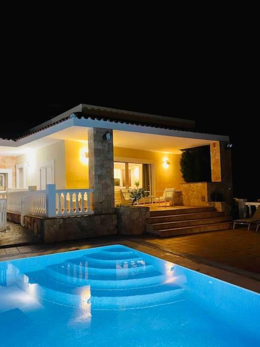Sant Francesc de s'Estany Villa Con Piscina Gigante מראה חיצוני תמונה